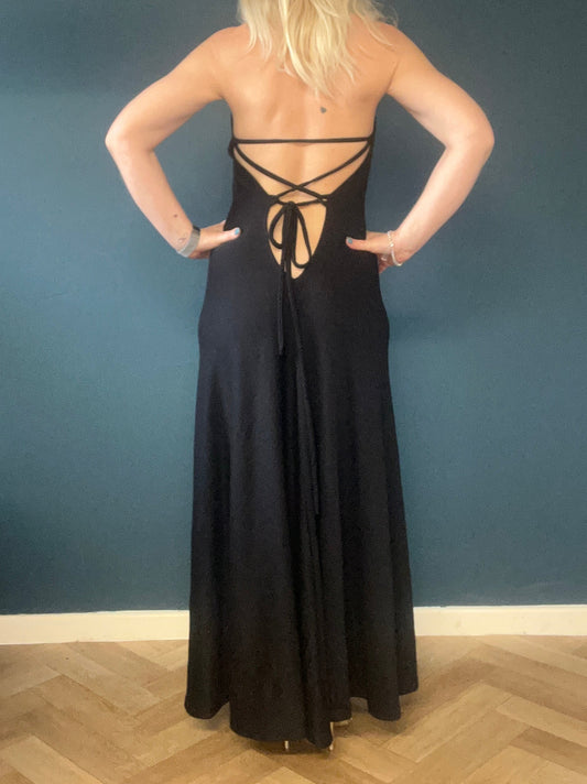 backless, black, halter neck, long, tieback, lace-up dress.