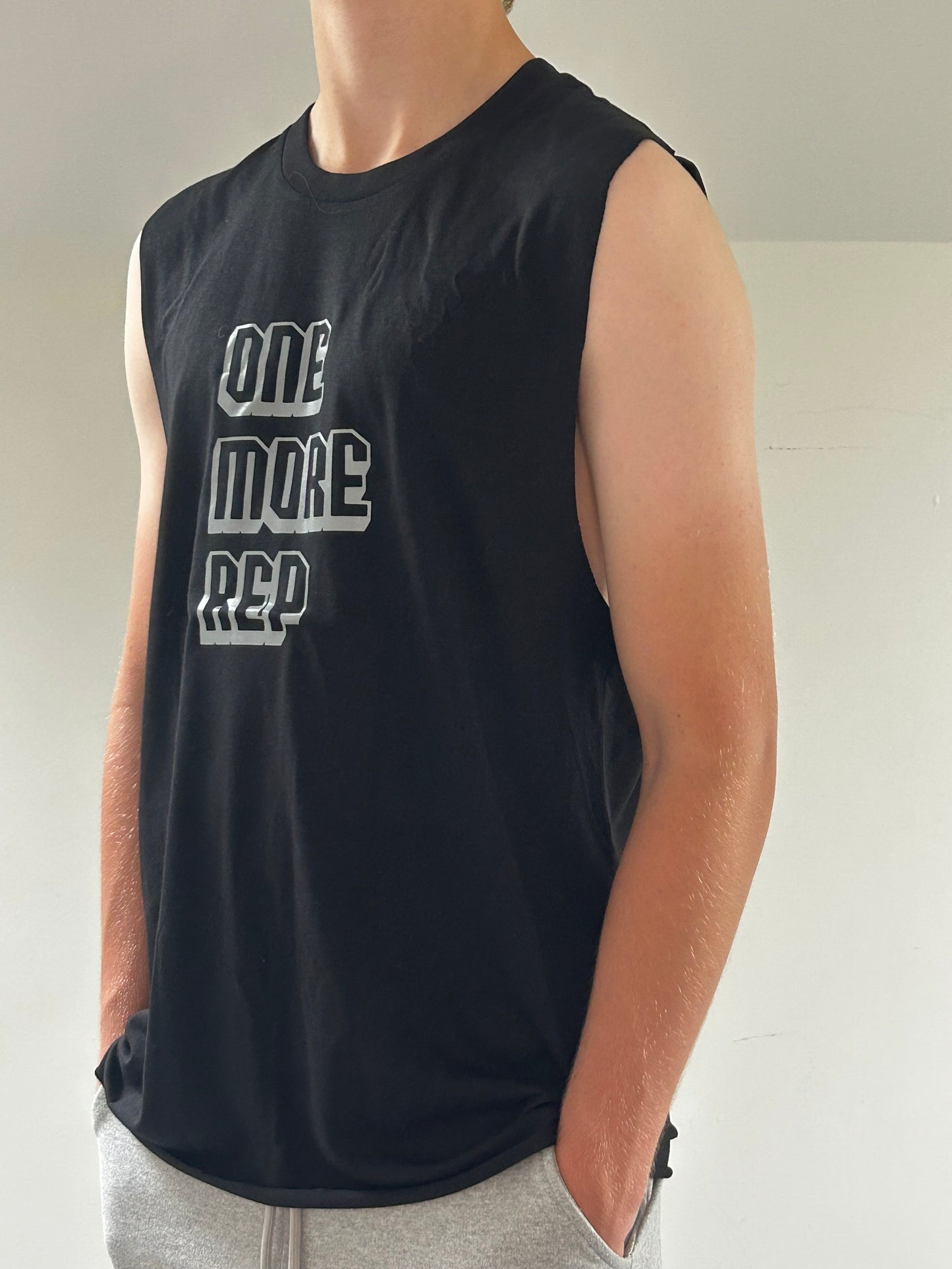 'One More Rep' men's sleeveless T-shirt